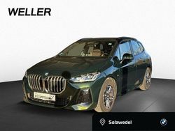 Sanremo green metallic (andere) Gebraucht 2024 BMW 218 Active Tourer Comfort Edition Van / Kleinbus | 32.950 € (Guter Preis)