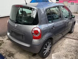 Grau Gebraucht 2006 Renault Modus Van / Kleinbus | 1.650 €