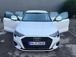 Weiß Gebraucht 2022 Audi A3 Comfort Limousine | 19.190 € (Guter Preis)