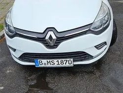 Weiß Gebraucht 2017 Renault Clio IV Life Limousine | 5.500 € (Fairer Preis)