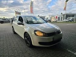 Weiß Gebraucht 2010 VW Golf VI Kleinwagen | 4.500 € (Fairer Preis)
