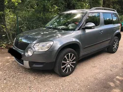 Grau Gebraucht 2011 Skoda Yeti SUV | 2.850 €
