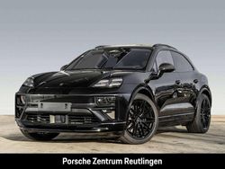 Tiefschwarzmetallic Gebraucht 2025 Porsche Macan Turbo SUV | 128.560 € (Fairer Preis)