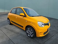 Gelb Gebraucht 2020 Renault Twingo LIMITED Kleinwagen | 10.099 € (Fairer Preis)