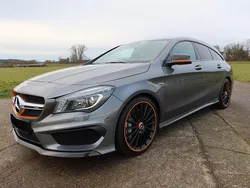 Grau Gebraucht 2016 Mercedes CLA45 AMG Shooting Brake AMG Kombi | 32.700 € (Fairer Preis)