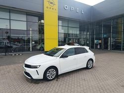Weiß Gebraucht 2022 Opel Astra Enjoy Limousine | 18.500 € (Fairer Preis)