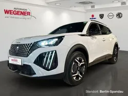 Weiß Gebraucht 2023 Peugeot e-2008 Allure SUV | 25.990 € (Superpreis)
