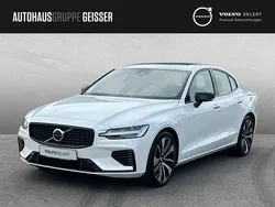 Crystal weiß perleffekt Gebraucht 2023 Volvo S60 Plus Limousine | 39.650 €