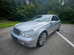 Silber Gebraucht 2002 Mercedes C200 Limousine | 2.000 € (Fairer Preis)
