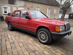 Rot Gebraucht 1987 Mercedes 190 Limousine | 3.999 €
