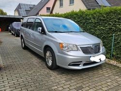Silber Gebraucht 2012 Chrysler Voyager Van / Kleinbus | 10.000 € (Teuer)