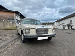Weiß Gebraucht 1972 Mercedes W114 Limousine | 13.500 €