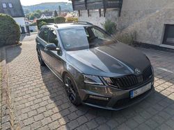 Grau Gebraucht 2018 Skoda Octavia RS Kombi | 19.999 € (Fairer Preis)
