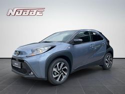 Celestite grey metallic/ dach mysticschwarz mica Gebraucht 2024 Toyota Aygo X Team SUV | 16.990 € (Fairer Preis)