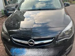 Schwarz Gebraucht 2014 Opel Astra Kombi | 7.800 € (Fairer Preis)