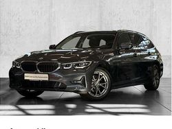 Grau Gebraucht 2022 BMW 320 Sport Line Kombi | 26.980 € (Guter Preis)