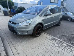 Grau Gebraucht 2010 Ford S-MAX Titanium Van / Kleinbus | 3.950 € (Fairer Preis)