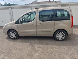 Beige Gebraucht 2010 Citroën Berlingo Exclusive Van / Kleinbus | 4.650 € (Guter Preis)