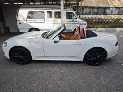 Weiß Gebraucht 2017 Fiat 124 Spider Lusso Cabrio | 15.300 € (Fairer Preis)