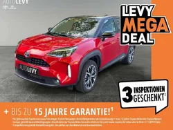 Rot Gebraucht 2024 Toyota Yaris Cross Elegant SUV | 28.990 € (Teuer)