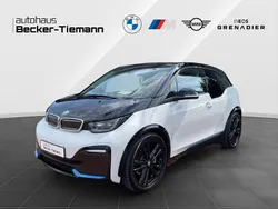 Capparisweiß mit akzent bmw i Gebraucht 2022 BMW i3 Kleinwagen | 23.809 € (Fairer Preis)