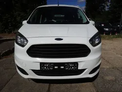 Weiß Gebraucht 2017 Ford Tourneo Courier Van / Kleinbus | 5.900 € (Fairer Preis)