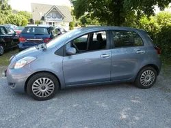 Grau Gebraucht 2010 Toyota Yaris Life Limousine | 4.899 € (Fairer Preis)