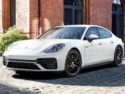 Weiß Gebraucht 2022 Porsche Panamera Turbo S Limousine | 110.539 € (Superpreis)