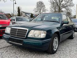 British green Gebraucht 1995 Mercedes E200 Limousine | 5.899 €