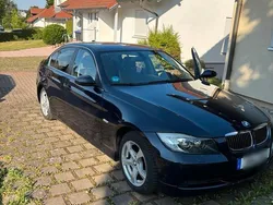 Blau Gebraucht 2008 BMW 325 Limousine | 9.999 € (Guter Preis)