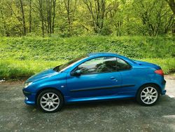 Blau Gebraucht 2002 Peugeot 206 CC Cabrio | 2.500 € (Teuer)