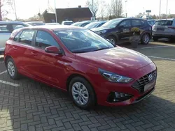 Rot Neu 2025 Hyundai i30 Advantage Limousine | 19.990 € (Superpreis)