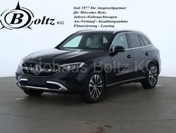 Obsidianschwarz (metallic) Gebraucht 2023 Mercedes GLC200 SUV | 53.800 € (Etwas zu teuer)