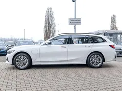 BMW 330e