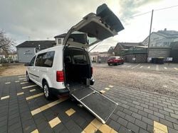 Weiß Gebraucht 2016 VW Caddy Maxi Trendline Van / Kleinbus | 19.990 €