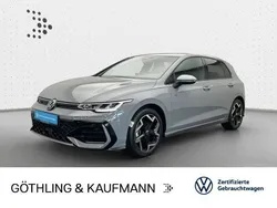Mondsteingrau Gebraucht 2024 VW Golf VIII R-line Limousine | 30.430 € (Fairer Preis)