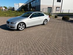 Silber Gebraucht 2007 BMW 325 Coupé | 13.499 €