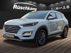 Weiss Gebraucht 2019 Hyundai Tucson Style SUV | 15.480 €