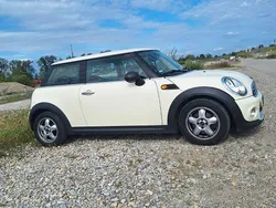 Beige Gebraucht 2011 Mini ONE Kleinwagen | 3.200 € (Guter Preis)
