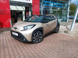 Ginger beige / schwarz Neu 2025 Toyota Aygo Kleinwagen | 19.290 €