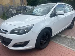 Weiß Gebraucht 2014 Opel Astra Energy Kombi | 3.100 € (Superpreis)