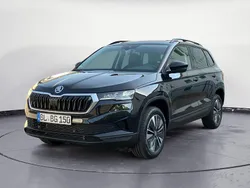 Schwarz Neu 2025 Skoda Karoq Tour SUV | 39.890 € (Teuer)