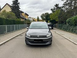 Grau Gebraucht 2017 VW Touran Highline Van / Kleinbus | 12.999 € (Guter Preis)