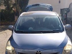 Silber Gebraucht 2009 Toyota Verso Van / Kleinbus | 5.100 € (Etwas zu teuer)