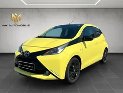 Gelb Gebraucht 2017 Toyota Aygo X-cite Kleinwagen | 8.990 € (Fairer Preis)