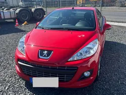 Rot Gebraucht 2014 Peugeot 207 CC Active Cabrio | 6.950 € (Etwas zu teuer)