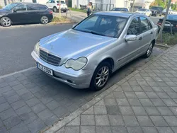 Silber Gebraucht 2001 Mercedes C180 Classic Limousine | 1.300 € (Fairer Preis)