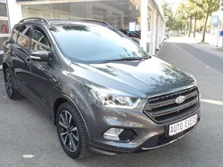 Grau Gebraucht 2019 Ford Kuga ST-Line SUV | 19.850 € (Fairer Preis)