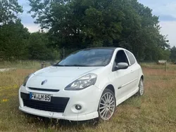 Weiß Gebraucht 2009 Renault Clio II GT Kleinwagen | 2.800 € (Guter Preis)