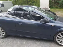 Blau Gebraucht 2006 Opel Astra GTC Limousine | 2.850 €